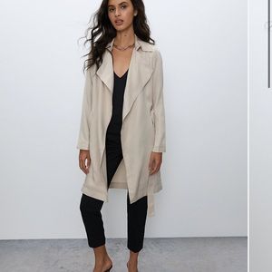 Babaton Maximo trench